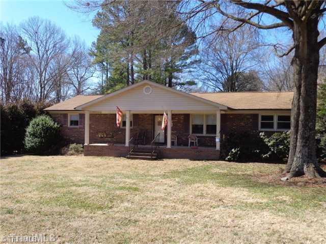 311 Island Dr in Madison, NC - Building Photo