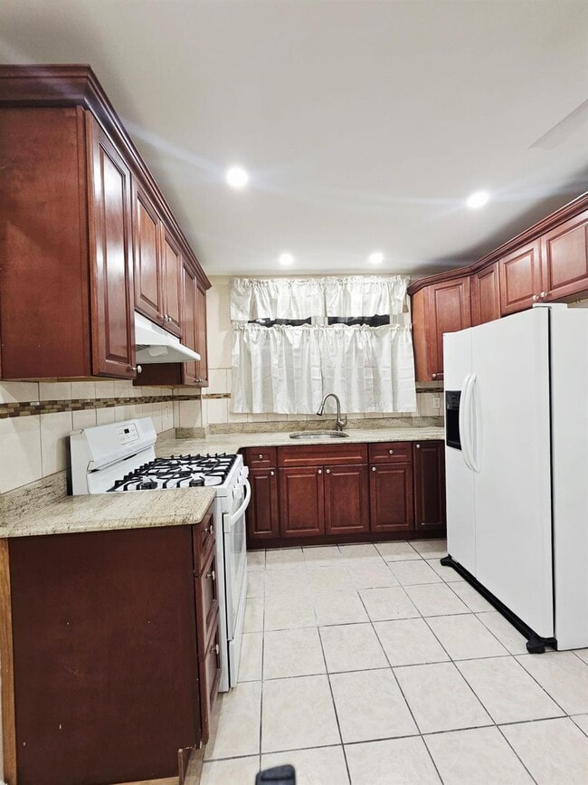 property at 228 E 89th St