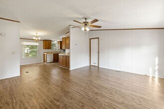 182 Carmen Blvd in Conroe, TX - Foto de edificio - Building Photo