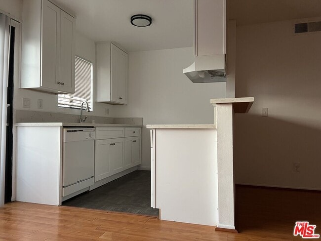 710 Crenshaw Blvd in Los Angeles, CA - Building Photo - Building Photo