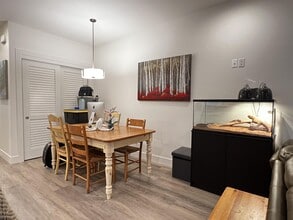 633 Beach Rd in Qualicum Beach, BC - Building Photo - Building Photo