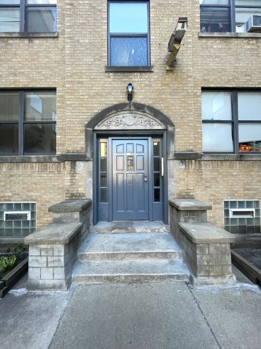 4922 N Kedzie Ave, Unit Garden in Chicago, IL - Foto de edificio