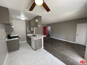 837 S Ardmore Ave-Unit -6 in Los Angeles, CA - Building Photo - Building Photo