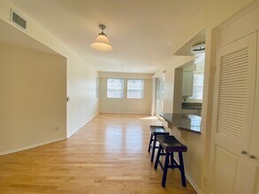 350 K St, Unit 206 in San Diego, CA - Building Photo - Building Photo