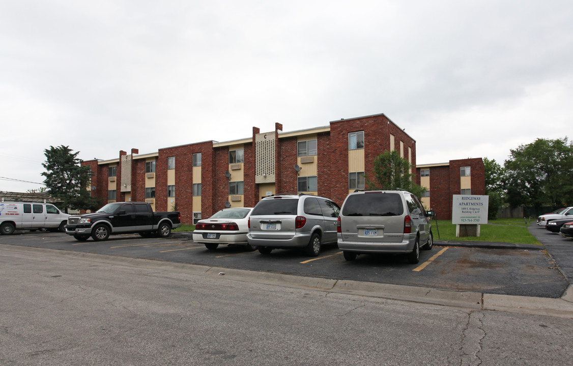 Ridgeway Apartments in Olathe, KS - Foto de edificio