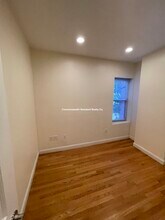1801 Beacon St, Unit 4 in Brookline, MA - Foto de edificio - Building Photo