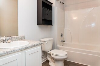 206 Laurel Hl St in Crestview, FL - Building Photo - Building Photo