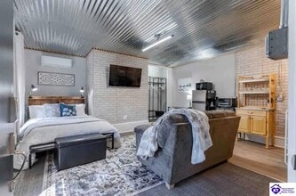 404 N Washington St in Munfordville, KY - Foto de edificio - Building Photo