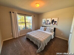 6930 Emerald Valley in San Antonio, TX - Building Photo - Building Photo