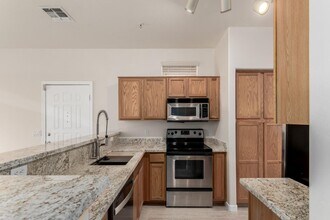 2250 E Deer Valley Dr in Phoenix, AZ - Building Photo - Building Photo