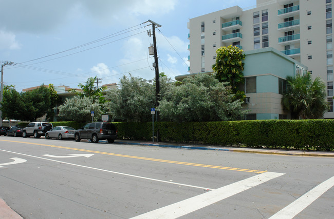 Thelstan Apartments in Miami Beach, FL - Building Photo - Building Photo