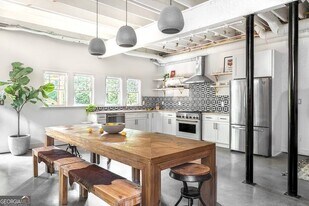201 Hurt St NE, Unit B in Atlanta, GA - Building Photo