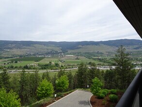 883 Academy Way in Kelowna, BC - Building Photo - Building Photo