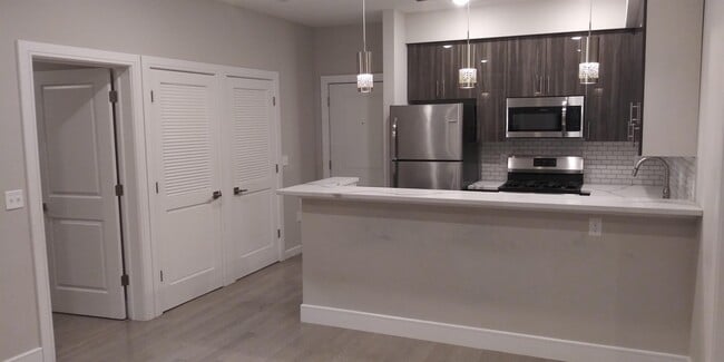 801 Summit Ave in Union City, NJ - Building Photo - Building Photo