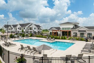 Seasons at North Aurora in North Aurora, IL - Building Photo