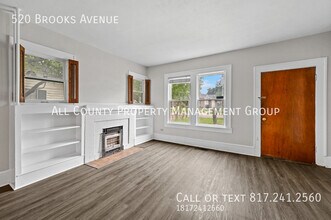 520 Brooks Ave in Dallas, TX - Building Photo - Building Photo