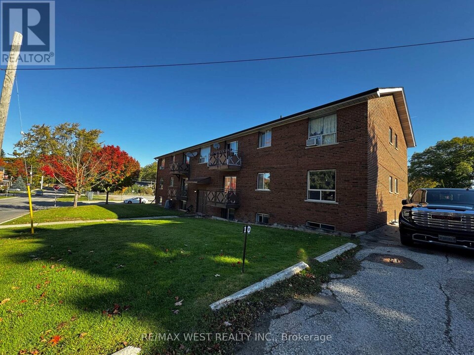 3-3 Faulkner St in Orangeville, ON - Building Photo