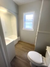 1117 E 9th St, Unit 2 in Erie, PA - Foto de edificio - Building Photo