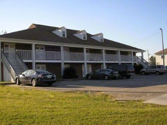 72-76 Carriage Ln in Destrehan, LA - Building Photo