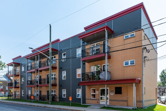 250 De L'acadie Rue in Québec, QC - Building Photo - Primary Photo