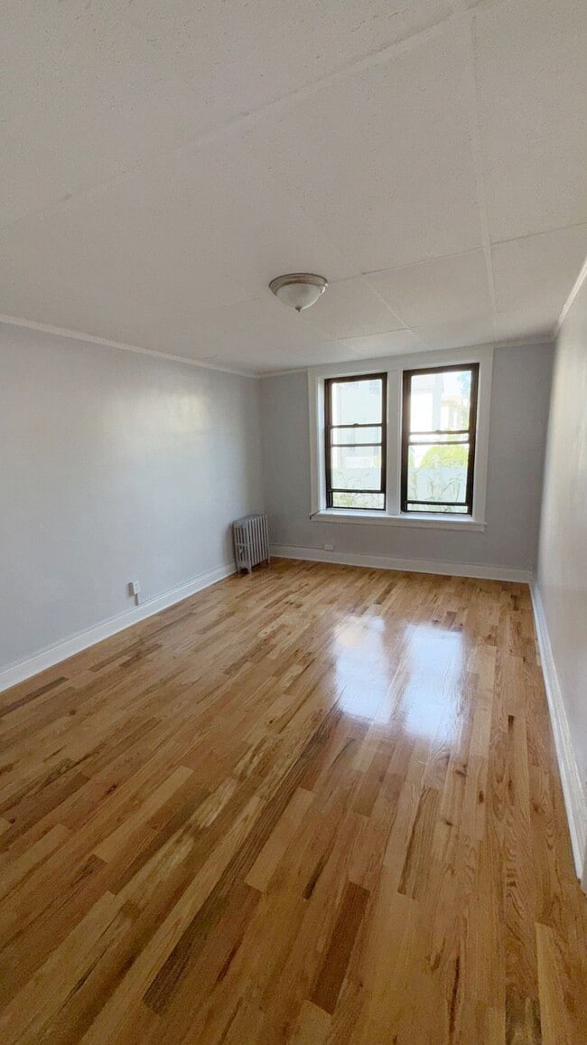 Palisades Apartments in Palisades Park, NJ - Building Photo - Building Photo