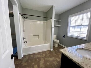 1001 Aberdeen Dr in Lake Charles, LA - Building Photo - Building Photo