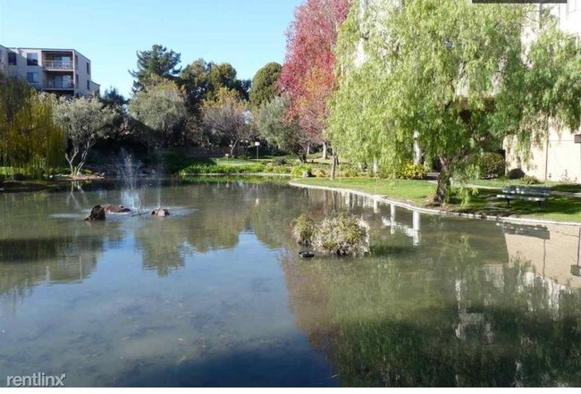 450 N Civic Dr in Walnut Creek, CA - Foto de edificio - Building Photo