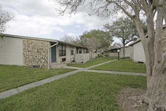 Bel Aire I in Cutler Bay, FL - Foto de edificio - Building Photo