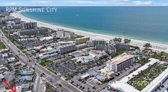 6161 Gulf Winds Dr in St Pete Beach, FL - Building Photo