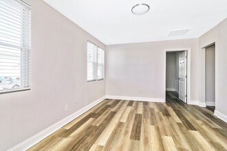 173 A View Ave in Norfolk, VA - Building Photo - Building Photo