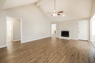 918 Chase Park Dr in Bacliff, TX - Building Photo - Building Photo