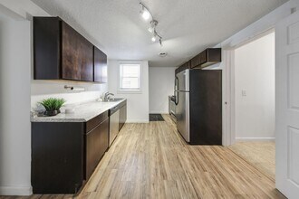 361 Locust St, Unit 4 in Valparaiso, IN - Foto de edificio - Building Photo