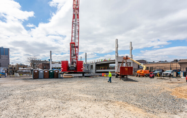 The Metro in West New York, NJ - Building Photo - Building Photo