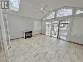 217 Platt's Ln in London, ON - Building Photo - Building Photo