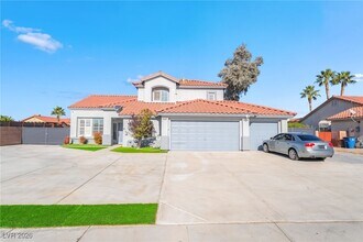 2076 E Wigwam Ave in Las Vegas, NV - Foto de edificio - Building Photo