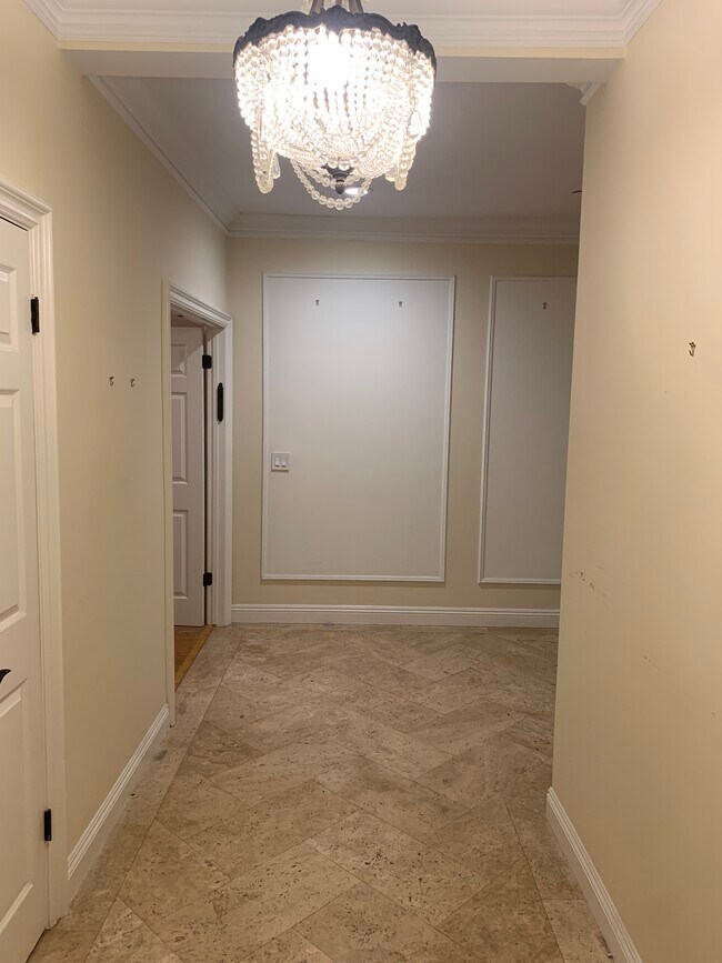 324 N Palm Dr in Beverly Hills, CA - Building Photo - Building Photo