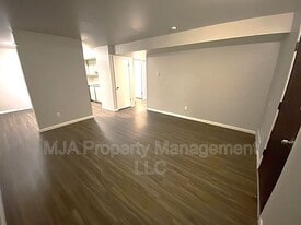 2523 S Lakecrest Dr in West Valley City, UT - Building Photo