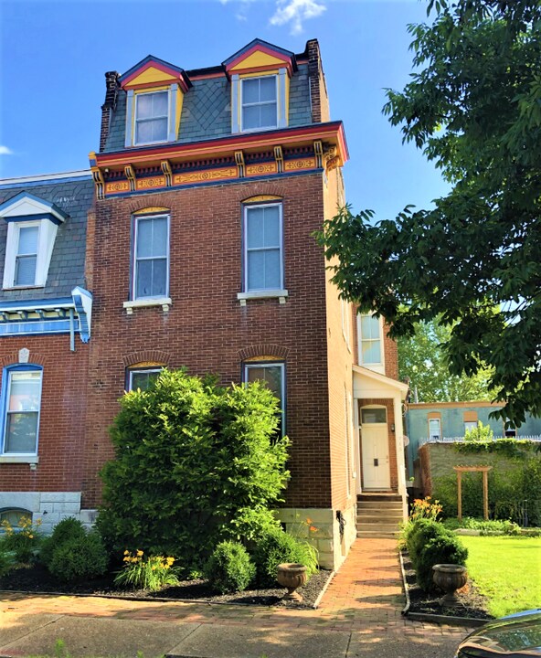 715 Lami St, Unit A in St. Louis, MO - Building Photo