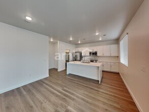 9830 W Parkway Dr, Unit 2029 in Tolleson, AZ - Foto de edificio - Building Photo