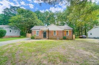 6608 Rosecran Dr in Charlotte, NC - Building Photo - Building Photo