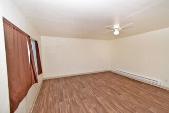 1055 Pyramid Way in Sparks, NV - Building Photo - Building Photo