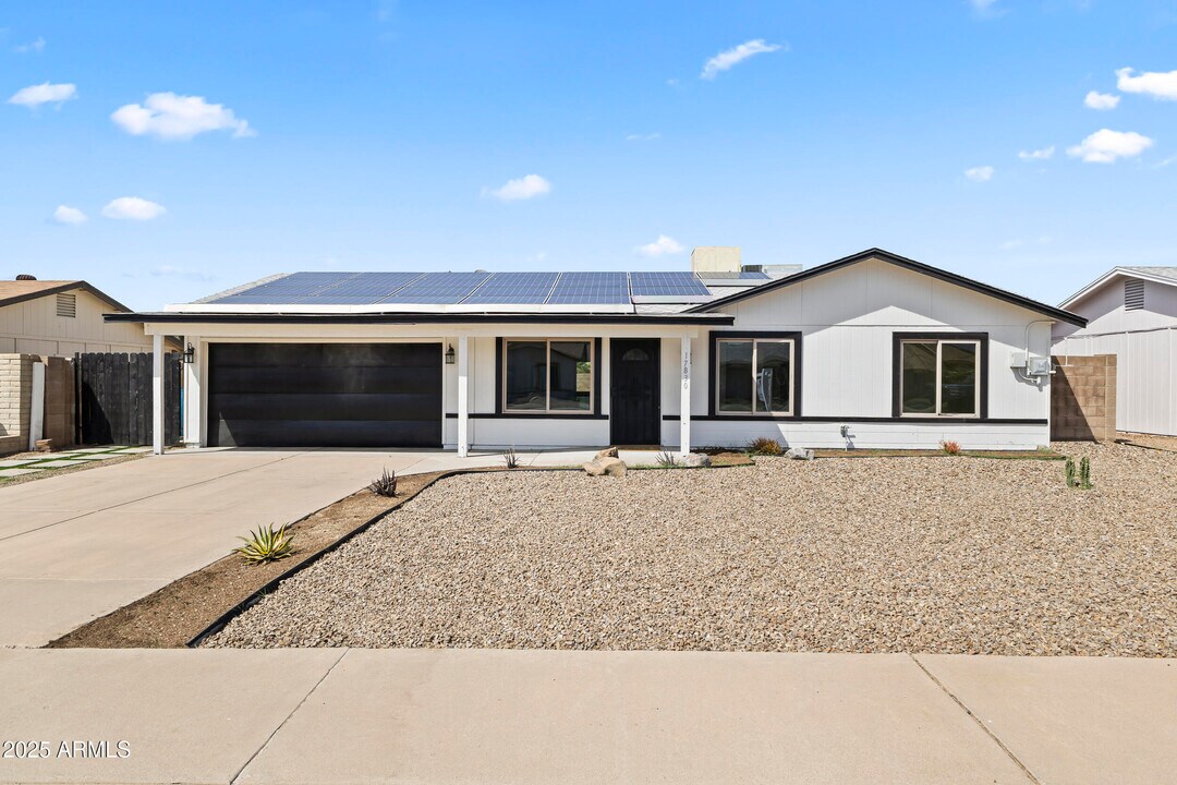 17830 N 30th St in Phoenix, AZ - Building Photo