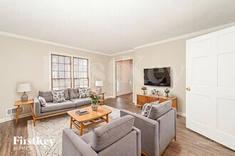 1433 St Dunstans Rd in Lithonia, GA - Foto de edificio - Building Photo