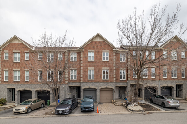 211 Arcola Pvt in Ottawa, ON - Building Photo - Building Photo