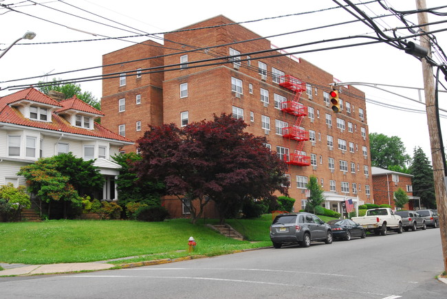 Cherry Hill Towers in Elizabeth, NJ - Building Photo - Building Photo