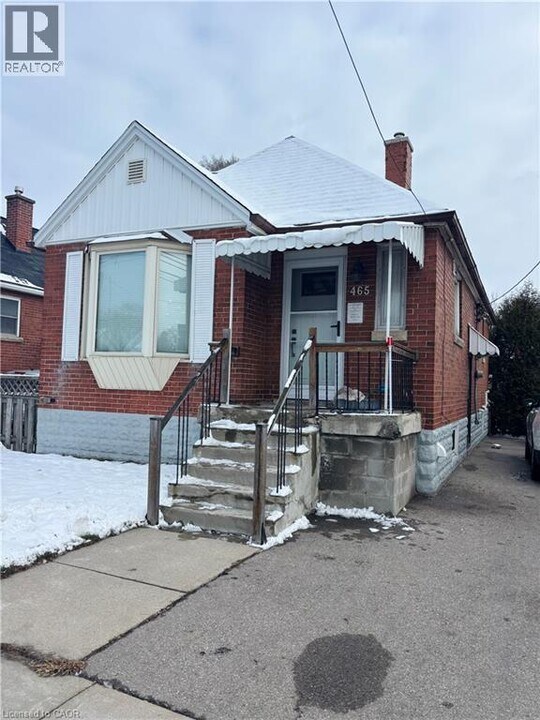 465 Upper Sherman Ave in Hamilton, ON - Building Photo