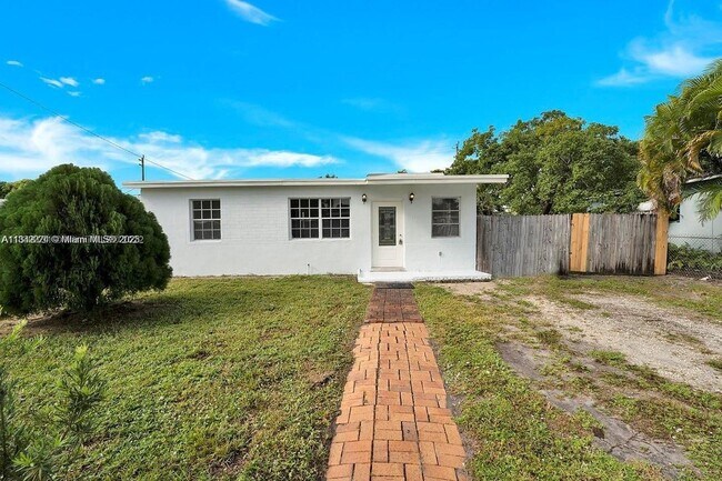 3900 SW 47th Ave in West Park, FL - Building Photo - Building Photo