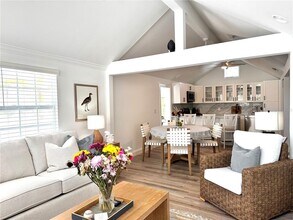 701 Broadway St in Longboat Key, FL - Building Photo - Building Photo