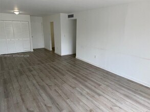 13120 SW 92nd Ave in Miami, FL - Building Photo - Building Photo