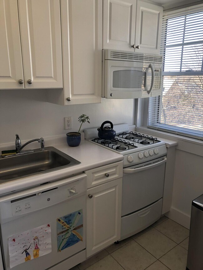 1 Langdon Sq, Unit 1 in Cambridge, MA - Foto de edificio - Building Photo